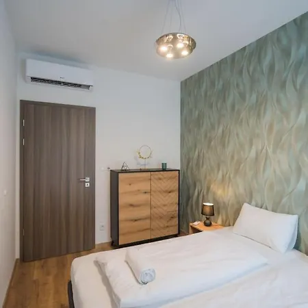 Апартаменты Honved 77 Ii. By Bltn