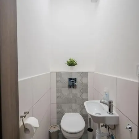 Honved 77 Ii. By Bltn Апартаменты