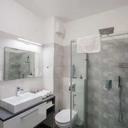 Honved 77 Ii. By Bltn Апартаменты *