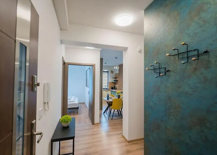 Apartment Honved 77 Ii. By Bltn *