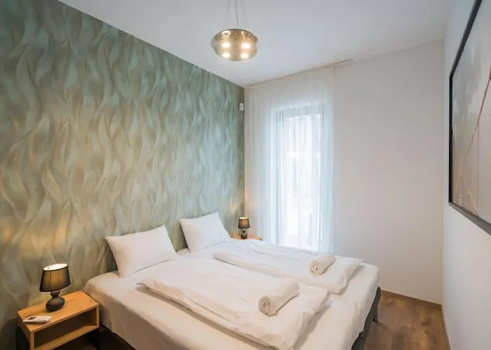 Honved 77 Ii. By Bltn *